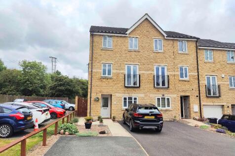 Farfield Rise, Brighouse HD6 3 bed townhouse for sale
