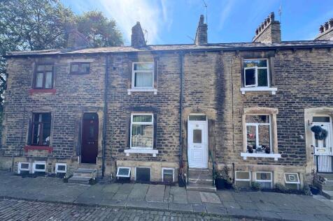 Albany Street, Halifax HX3 2 bed terraced house for sale