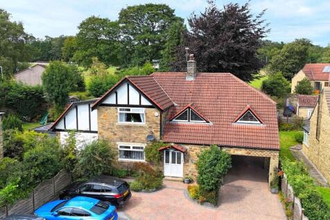Beechwood Road, Halifax HX2 4 bed detached house for sale
