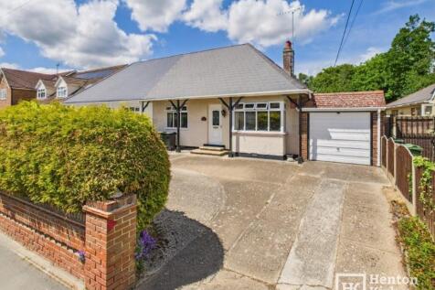 2 bedroom semi-detached bungalow for sale