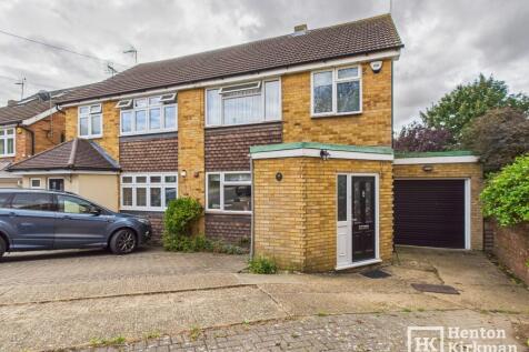 3 bedroom semi-detached house for sale