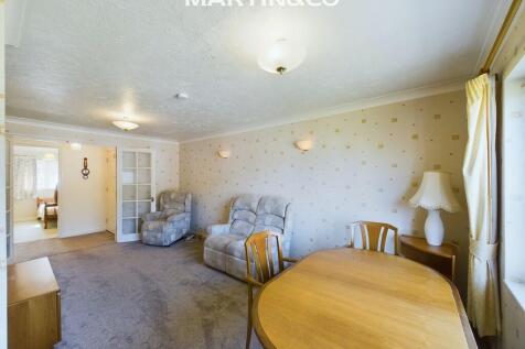 Acorn Drive, Wokingham 2 bed apartment for sale
