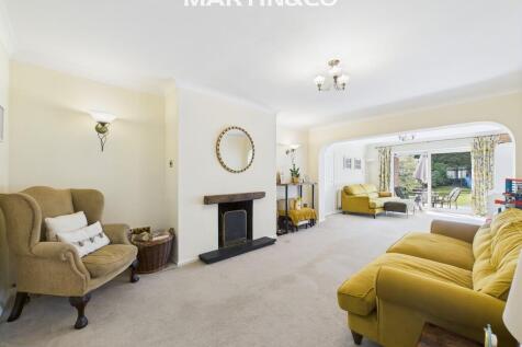 Nash Grove Lane, Finchampstead 4 bed detached house for sale