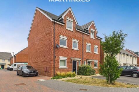 3 bedroom semi-detached house for sale