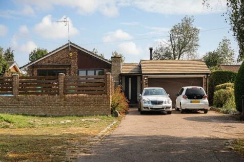 4 bedroom detached bungalow for sale