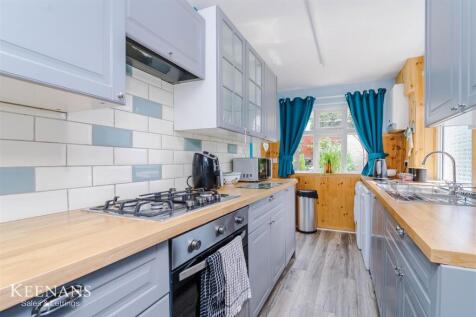 2 bedroom semi-detached house for sale