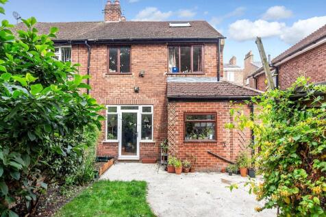 3 bedroom semi-detached house for sale