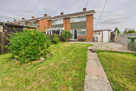 Lakeside Avenue, Lydneey GL15 3 bed semi