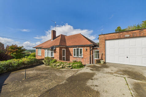 23 Flaxley Street, GL14 3 bed detached house for sale