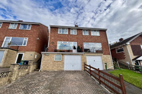 Fir View Road, Ruspidge, GL14 3AL 3 bed semi