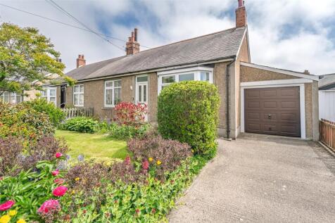 Main Street, North Sunderland, NE68 2 bed bungalow for sale