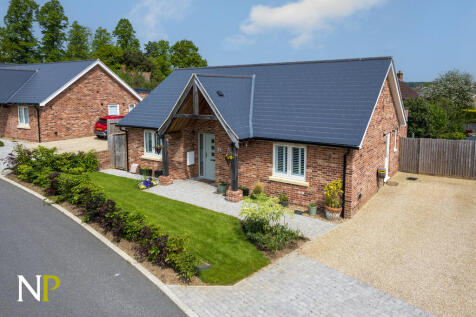 3 bedroom detached bungalow for sale