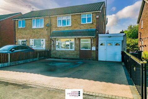 3 bedroom semi-detached house for sale