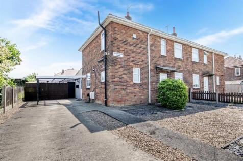Hickinwood Lane, Clowne, Chesterfield 3 bed semi