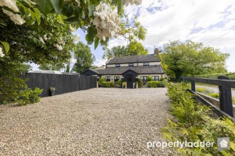 2 bedroom detached house for sale
