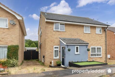 2 bedroom semi-detached house for sale