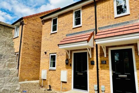 2 bedroom semi-detached house for sale