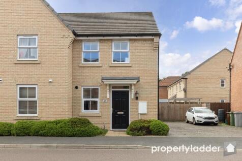 2 bedroom semi-detached house for sale