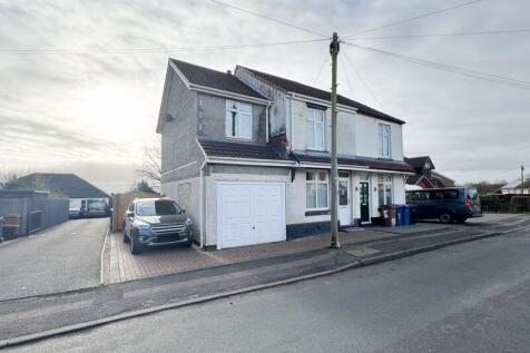 4 bedroom semi-detached house for sale