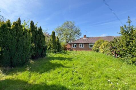Millmoor Avenue, Rugeley, WS15 4BL 2 bed semi