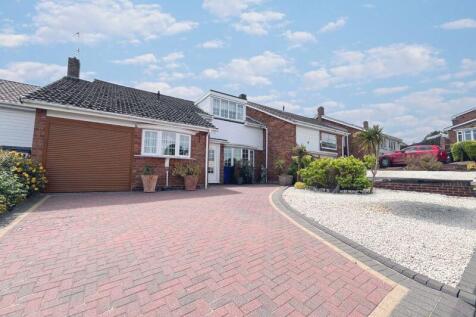 Morlings Drive, Burntwood, WS7 2ED 3 bed detached bungalow for sale