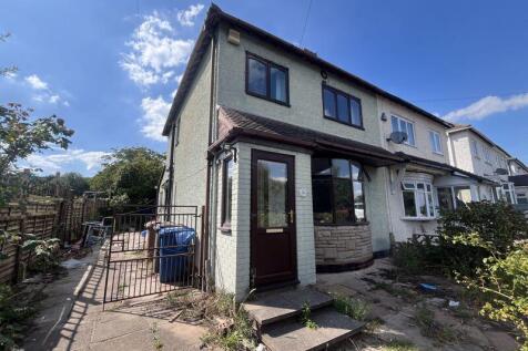 Ogley Hay Road, Burntwood, WS7 4RA 3 bed semi
