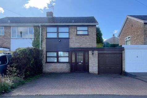 Ashmead Road, Burntwood, WS7 2DG 3 bed semi