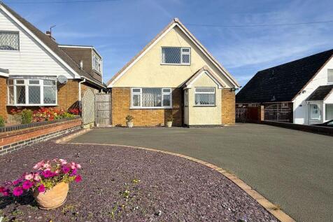 Highfields Road, Burntwood, WS7 4QT 2 bed detached bungalow for sale