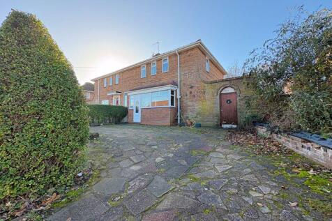 King Street, Burntwood, WS7 4QJ 3 bed semi