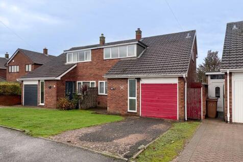 Highfield Avenue, Burntwood, WS7 9AW 3 bed semi