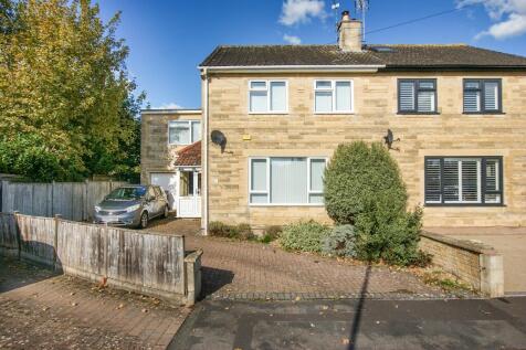 5 bedroom semi-detached house for sale