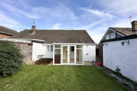 3 bedroom semi-detached bungalow for sale