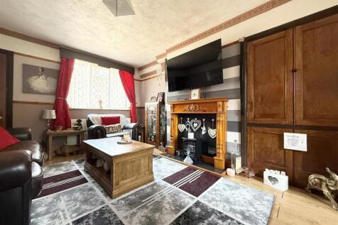 Valence Road, Braunstone LE3 3 bed semi
