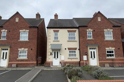Peacock Place, Wigston LE18 2 bed townhouse for sale
