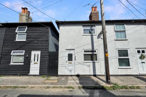 2 bedroom end of terrace house for sale