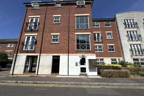 Tobermory Close, Slough, Berkshire... 2 bed flat for sale