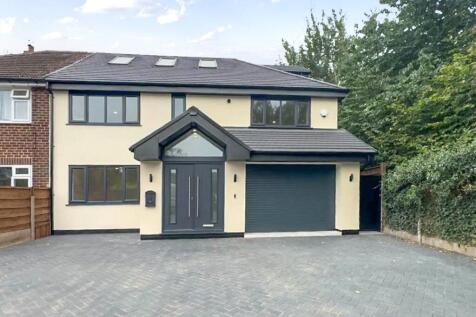 5 bedroom semi-detached house for sale
