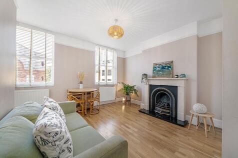 Railton Road, SE24 2 bed flat for sale