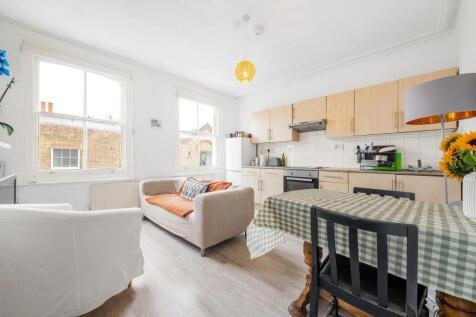 Shakespeare Road, SE24 3 bed flat for sale