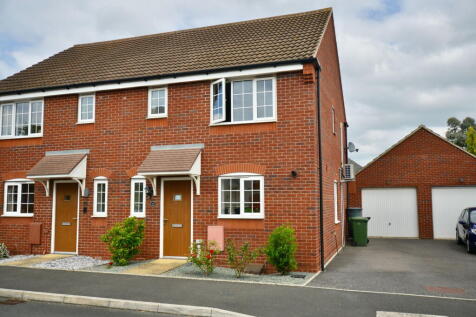 Crump Way, Evesham, WR11 3JH 3 bed semi