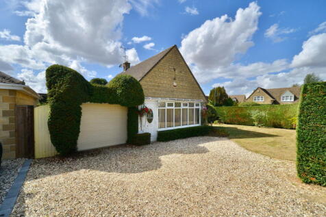 Meon Road, Mickleton, GL55 6TB 2 bed detached bungalow for sale