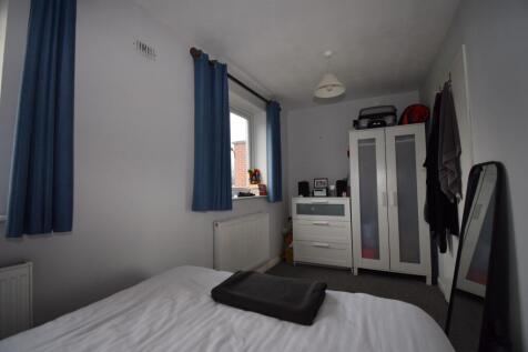 5 bedroom terraced house for sale