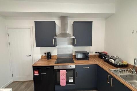 5 bedroom terraced house for sale