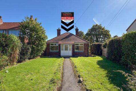 Crewe Road, Sandbach 2 bed detached house for sale