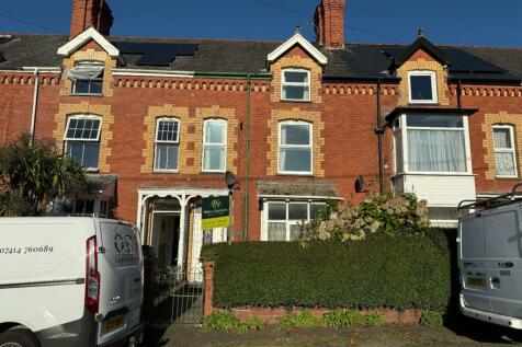 5 bedroom terraced house for sale