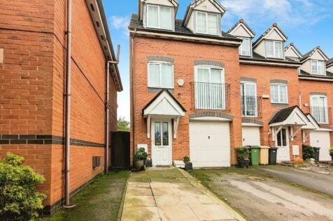 4 bedroom town house for sale