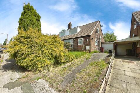 Wilkinson Avenue, Bolton BY AUCTION 4 bed semi