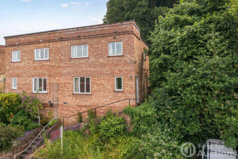 Croft Road, Godalming, Surrey 3 bed semi