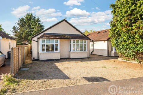 Dennis Way, Slough, Berkshire 8 bed bungalow for sale