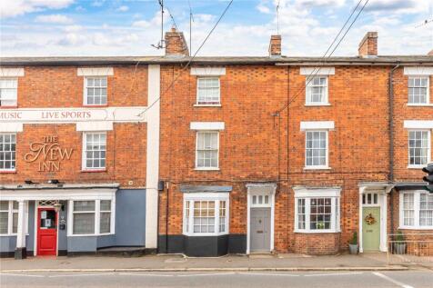 Bridge Street, Buckingham MK18 2 bed maisonette for sale